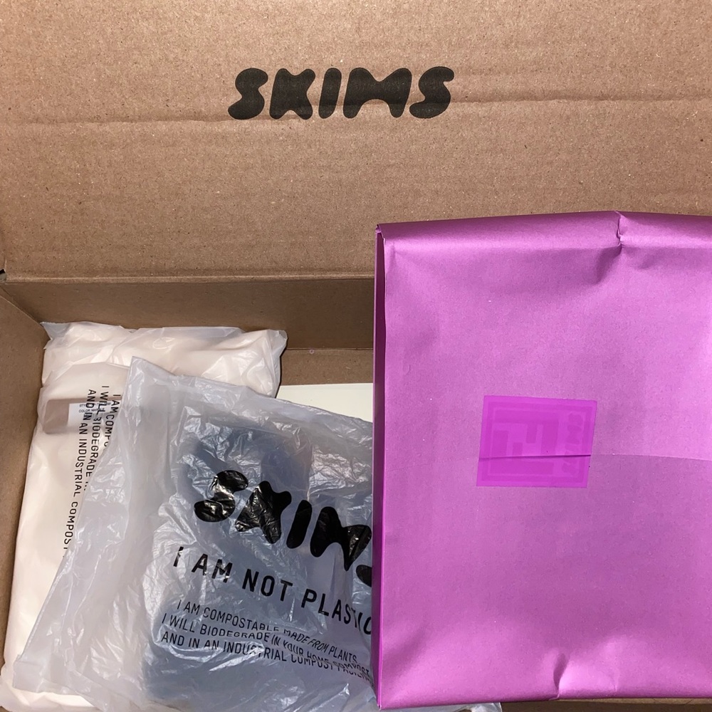 Skims - Picture 2 of 2